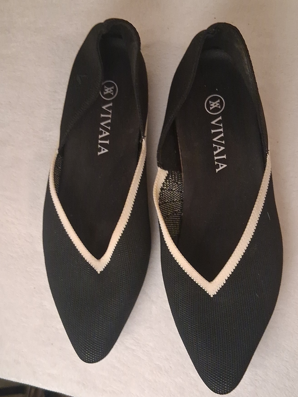 VIVAIA Women's Black Pointed Flats with Cream Trim